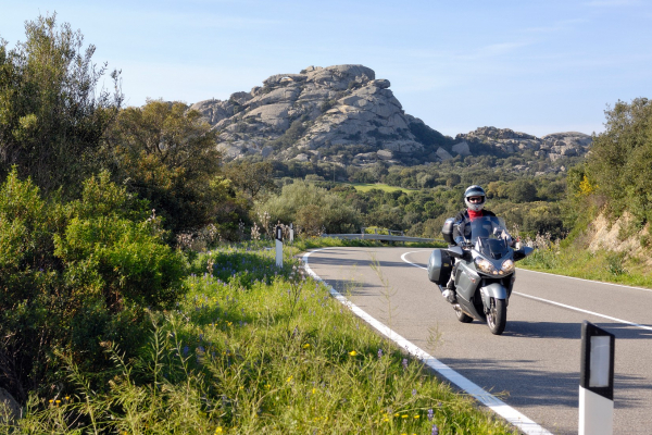 Motorrad fahren - Sardinien - Arzachena Berge © Heinz E. Studt