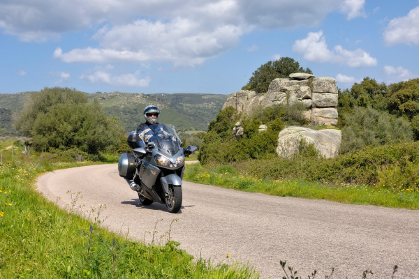 Motorrad fahren - Sardinien - Luras © Heinz E. Studt
