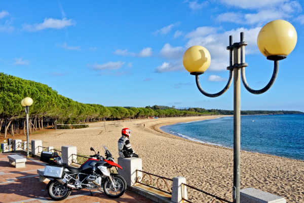 Motorrad fahren - Sardinien - Strand von Bari Sardo © Heinz E. Studt