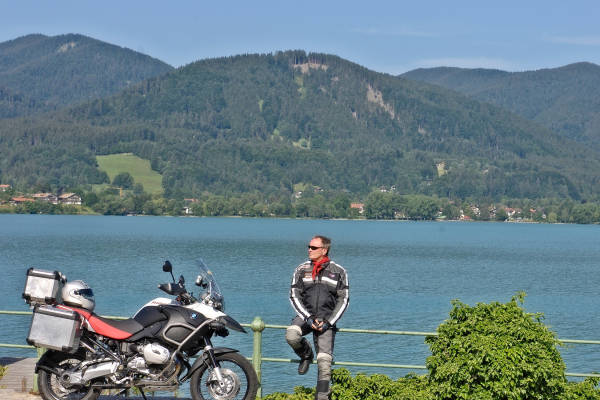 Motorradtour Deutsche Alpen-Stopp am Tegernsee © Heinz E. Studt