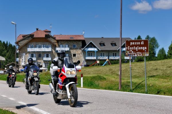 MoTOURguide-Norditalien-Südtirol-Motorradtour-Karerpass © Heinz E. Studt