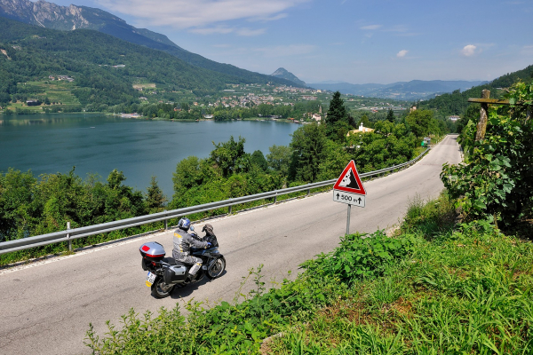 MoTOURguide Norditalien-Motorradtour-Trentino- Lago Caldonazzo © Heinz E. Studt