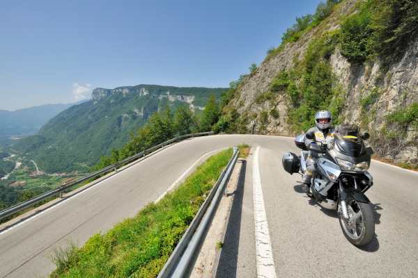 MoTOURguide Norditalien- Motorradtour-Pistenvergnügen rechts und links des Cadore © Heinz E. Studt