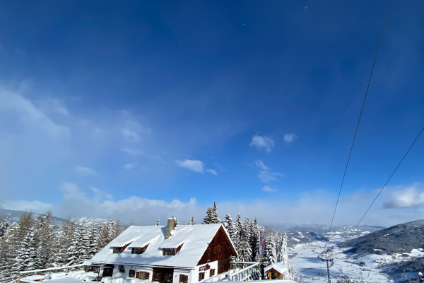 Grizzly Alm im Skigebiet © Grizzly Resort