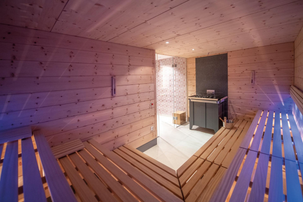 Hotel Condor- Die Gastgeber ©rotwild