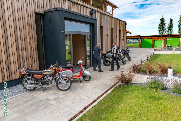 Motorradfahrer willkommen © Peter Wahl